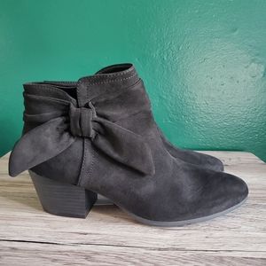 NWT Old Navy Side Bow Suede Ankle Booties Black